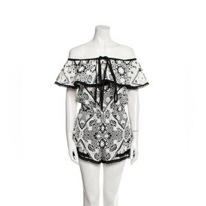 ALEXIS
Printed Off-The-Shoulder Romper
Size: S‎